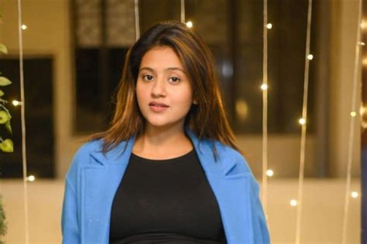 Anjali Arora Video: The Rising Star in the Digital Age