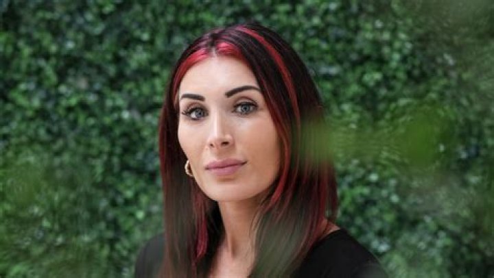 Discover the Inspiring Journey of Lori Loomer: A Rising Star in Entertainment