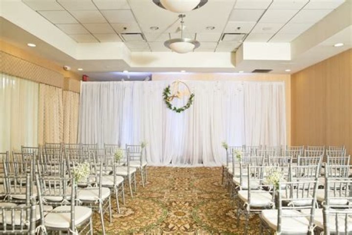 Experience Luxury and Comfort at Hilton Garden Inn Fairfax Fair Ridge Drive