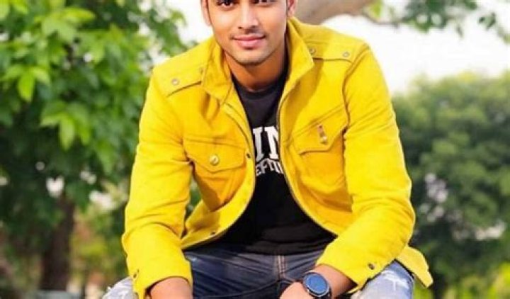 Exploring Abhijeet Sawant's Net Worth in Rupees