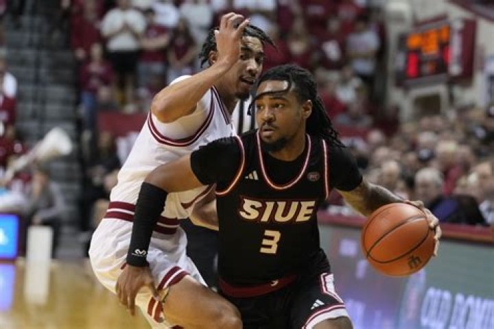 Exploring the Dynamic Rivalry of Edwardsville and SIU Basketball