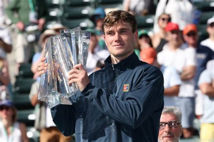 Exploring the Remarkable Journey of Draper Tennis