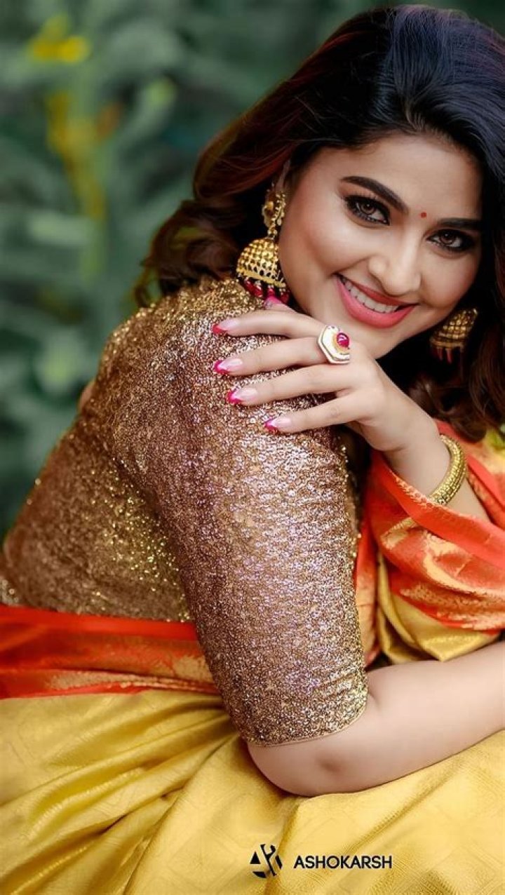 Exploring the Role and Influence of Telugu Aunty in Indian Culture
