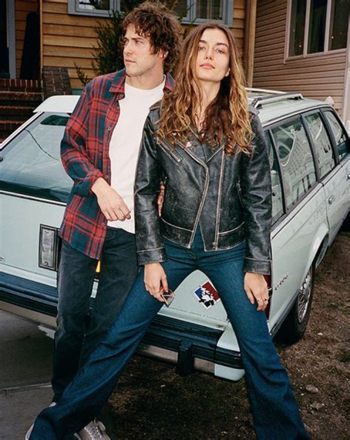 Unveiling Andrew VanWyngarden's Wife: A Journey Through Love and Music