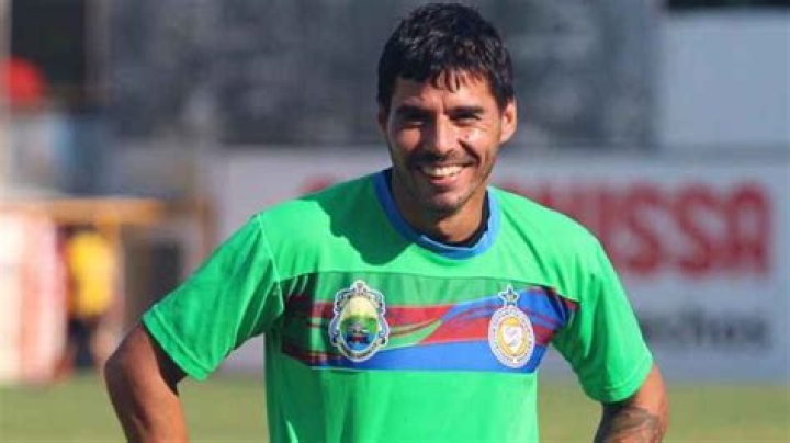 Unveiling the Life of Paolo Suárez: A Football Legend