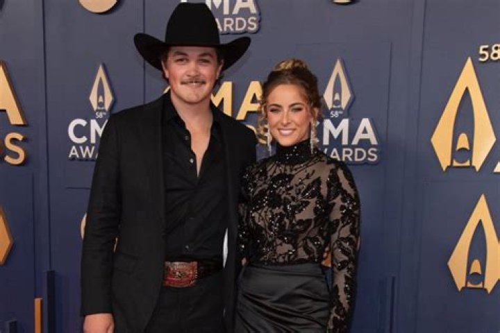 Zach Top and His Girlfriend: Love in the Spotlight