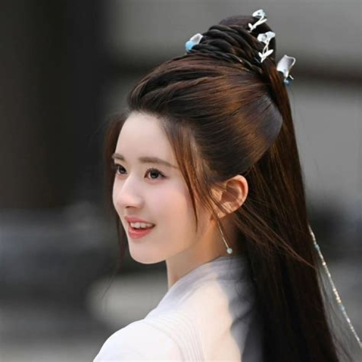 Zhao Lusi's Romantic Journey: Unveiling the Zhao Lusi Relationship